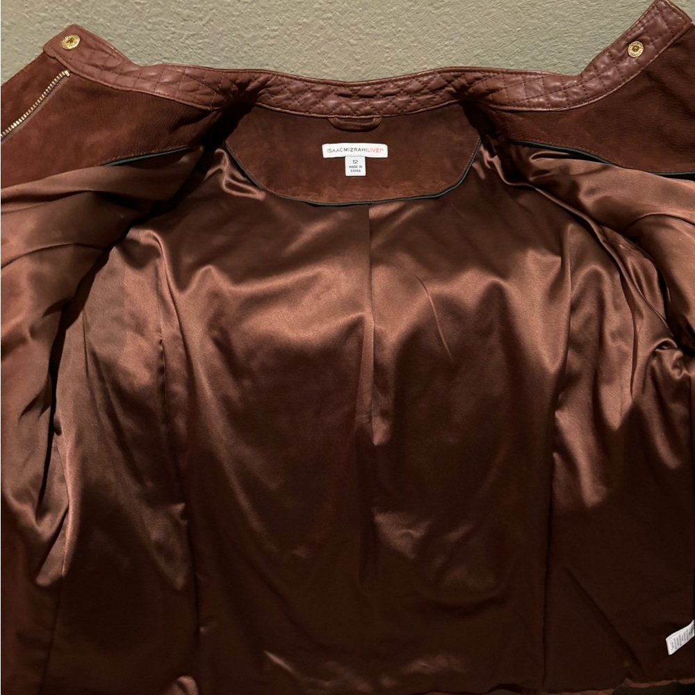 Beautiful Isaac mizrahi leather/suede coat great with jeans or dressy - Picture 3 of 4